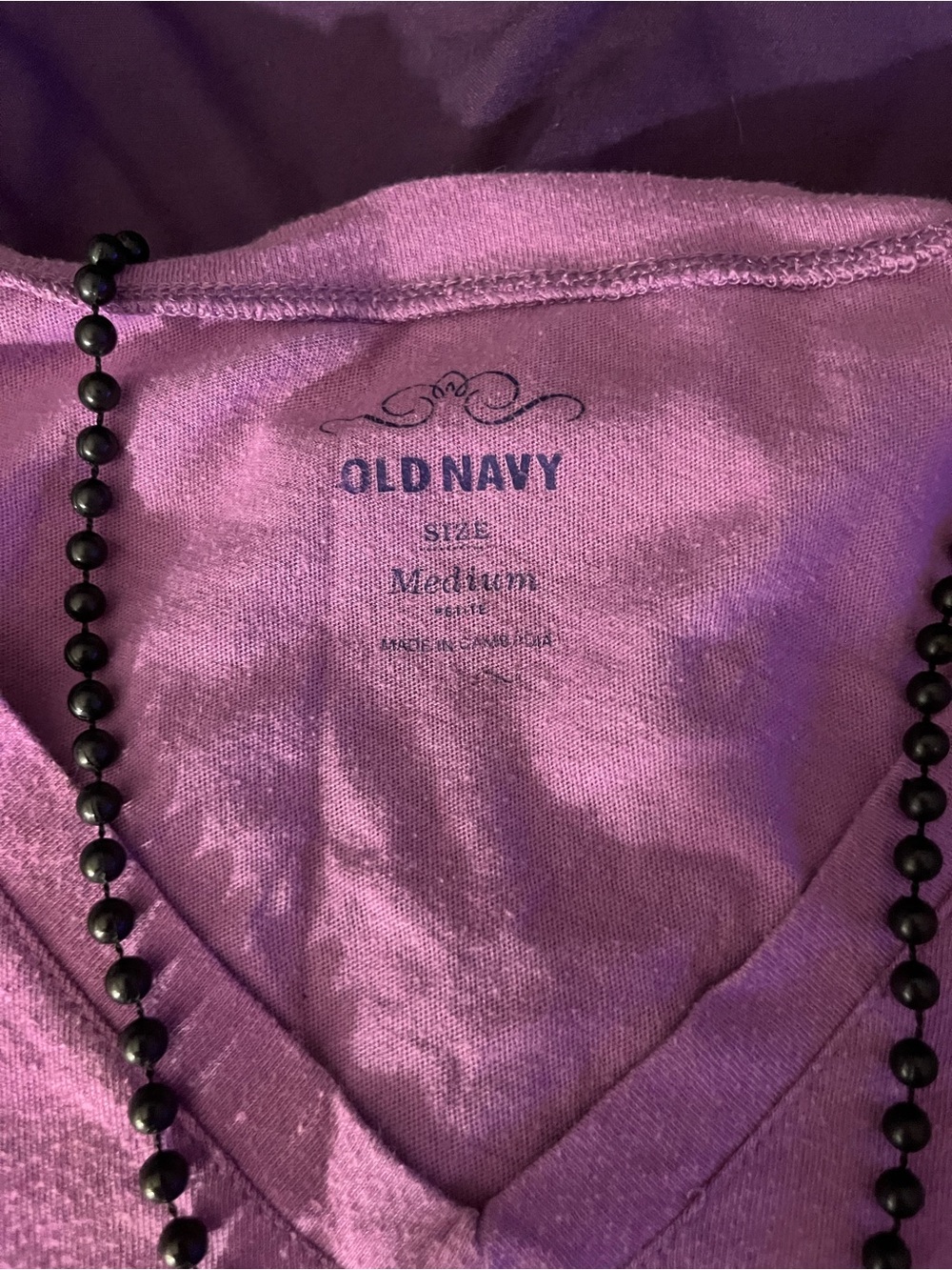 Old Navy Women's Purple V-Neck Tee - Medium